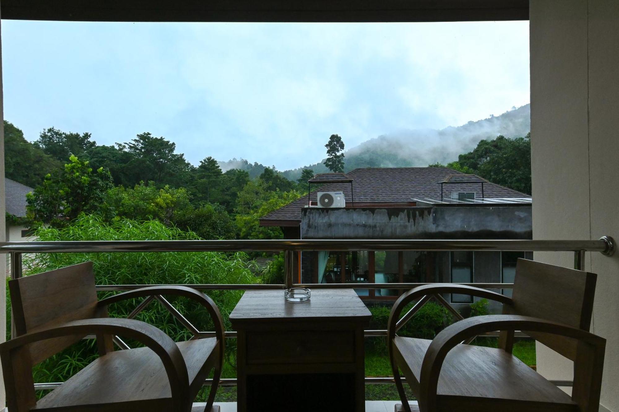 Cascade Tara Hotell Na Mueang Rom bilde